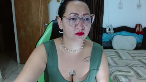 isabel online show from February 25, 8:58 am