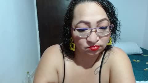 isabel online show from December 4, 9:24 pm