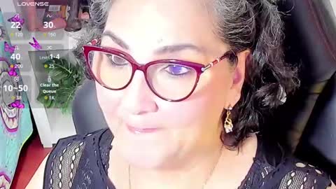 Snapshot of cataleya_mom_ chatting on October 19, 3:52 am cataleya online show from October 19, 3:52 am