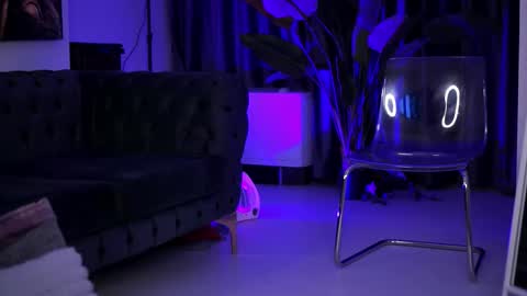 Cataleya online show from February 4, 7:50 pm