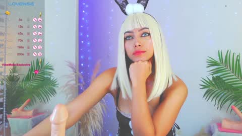 Catalina lovers online show from December 18, 4:39 pm
