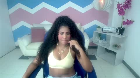 Snapshot of catalina_curly chatting on October 28, 12:33 pm catalina  online show from October 28, 12:33 pm