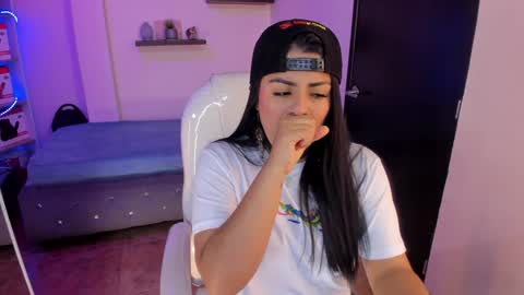 Snapshot of catalina_naughtyy chatting on December 22, 9:09 pm Catalina online show from December 22, 9:09 pm