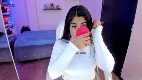 Snapshot of catalina_naughtyy chatting on December 13, 5:32 pm Catalina online show from December 13, 5:32 pm