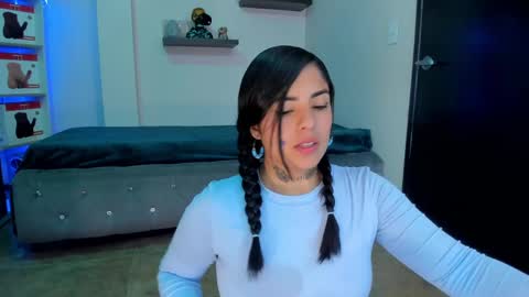 Snapshot of catalina_naughtyy chatting on February 14, 9:10 pm Catalina online show from February 14, 9:10 pm