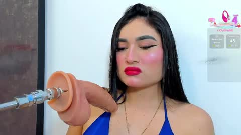 Catalina online show from April 4, 8:07 pm