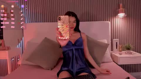 Catalina  online show from January 17, 2:35 pm