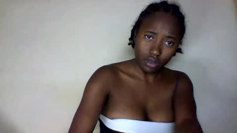 cathia_bella online show from July 11, 7:52 am