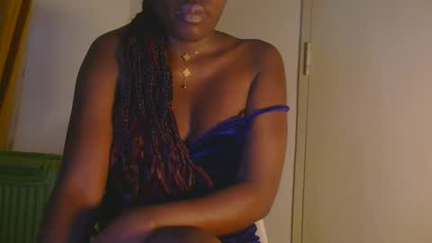 Snapshot of cathynoir chatting on September 18, 2:43 am catrine online show from September 18, 2:43 am