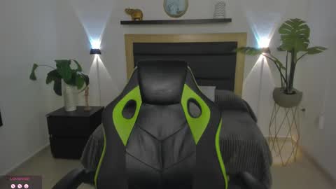 Snapshot of catleya_1 chatting on February 26, 3:14 am Juliana online show from February 26, 3:14 am