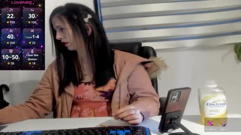 CATT EVANS online show from October 29, 10:56 pm