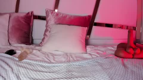 Snapshot of cattaleya_get chatting on October 4, 3:49 pm cattaleya_get online show from October 4, 3:49 pm