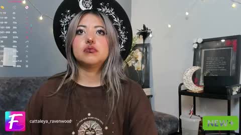 Snapshot of cattaleya_ravenwood chatting on October 10, 11:53 pm Cattaleya Ravenwood online show from October 10, 11:53 pm