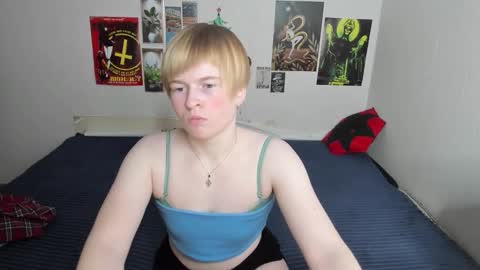 cattie_w_ online show from March 31, 1:16 am