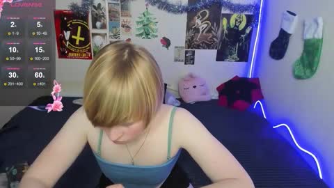 cattie_w_ online show from January 15, 1:44 am