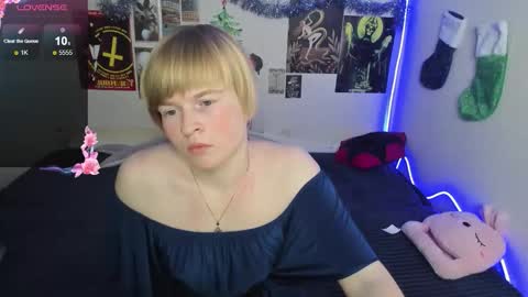 cattie_w_ online show from January 12, 1:11 am