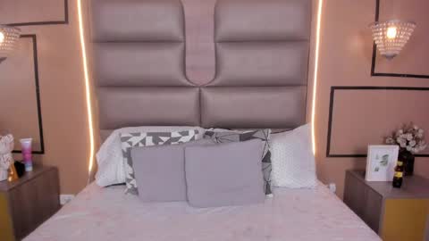 caylincollins online show from April 2, 3:26 am