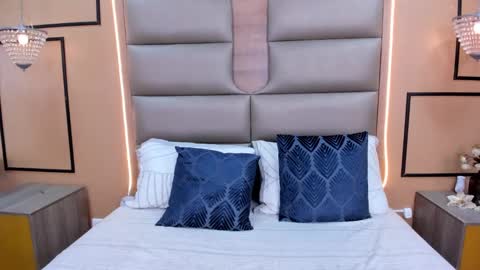 caylincollins online show from October 7, 3:11 am