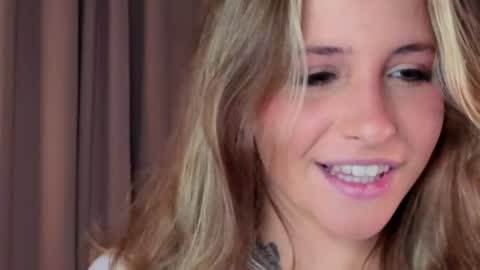 Lina  online show from April 15, 7:58 pm