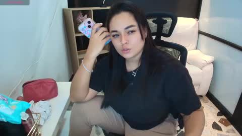 Snapshot of celesstebruce chatting on February 13, 8:03 pm meli online show from February 13, 8:03 pm