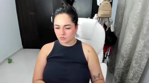 Snapshot of celesstebruce chatting on February 20, 12:41 am meli online show from February 20, 12:41 am