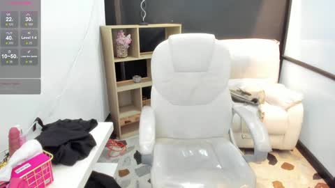 Snapshot of celesstebruce chatting on February 8, 6:22 am meli online show from February 8, 6:22 am