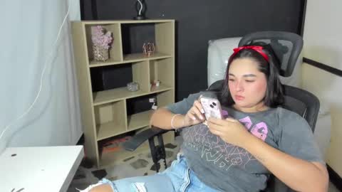 Snapshot of celesstebruce chatting on February 14, 7:54 pm meli online show from February 14, 7:54 pm