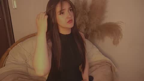 Diane Independent model online show from September 30, 8:35 pm