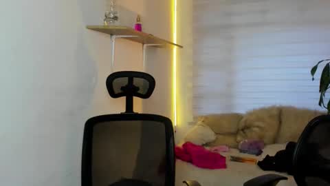 celeste_bonnet1 online show from December 5, 9:05 pm