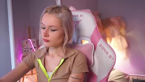 Celeste  online show from November 16, 9:04 pm