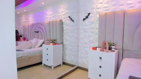 celestebellmont online show from October 30, 1:34 pm