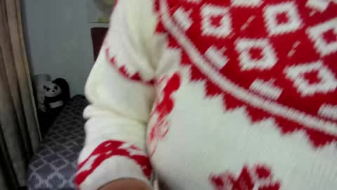 Snapshot of celesteredds chatting on December 24, 11:17 am Celeste online show from December 24, 11:17 am
