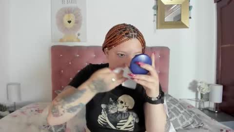 Snapshot of celesteredds chatting on September 15, 11:18 am Celeste online show from September 15, 11:18 am