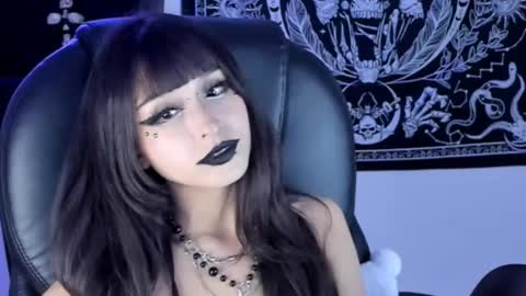   online show from September 24, 8:52 pm