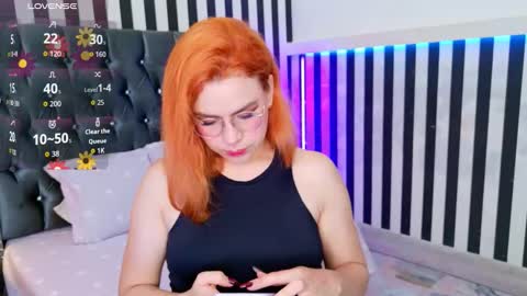 Snapshot of celineblossom_ chatting on October 30, 10:16 am Celine online show from October 30, 10:16 am