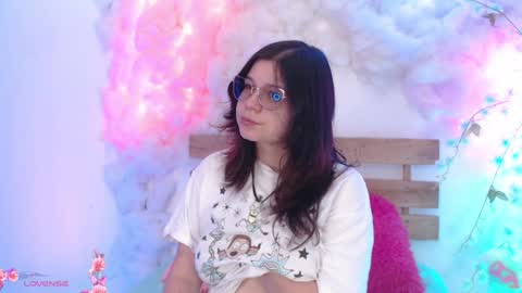 Hello guys my name is Sofi and Lizzie and  Vanessa online show from February 5, 9:18 pm