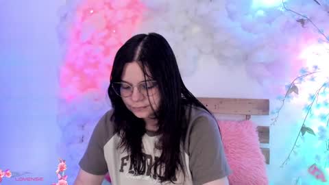 Hello guys my name is Sofi and Lizzie and  Vanessa online show from February 3, 10:54 pm