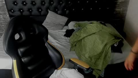 Snapshot of cerecita_02 chatting on January 21, 1:43 pm Cerecita  online show from January 21, 1:43 pm