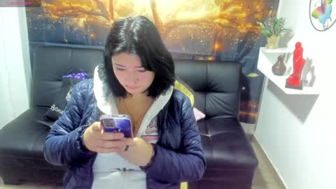 Snapshot of cerecita_02 chatting on December 6, 12:38 pm Cerecita  online show from December 6, 12:38 pm