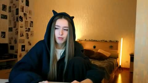 my name is Eva online show from January 7, 8:12 pm