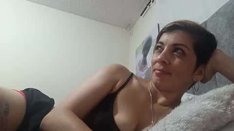 Snapshot of chanel_joliee chatting on October 28, 1:33 am chanel online show from October 28, 1:33 am