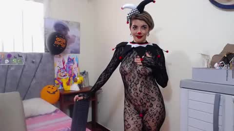 Snapshot of chanel_joliee chatting on October 31, 5:39 pm chanel online show from October 31, 5:39 pm