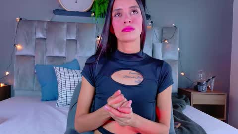Snapshot of chaneladamss_ chatting on September 17, 3:04 am C H A N E L online show from September 17, 3:04 am