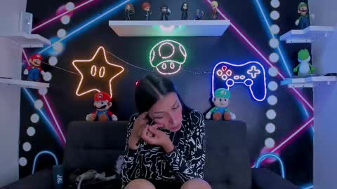 Snapshot of chaneladamss_ chatting on February 27, 7:47 pm C H A N E L online show from February 27, 7:47 pm