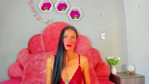 Snapshot of chaneladamss_ chatting on March 3, 7:35 pm C H A N E L online show from March 3, 7:35 pm