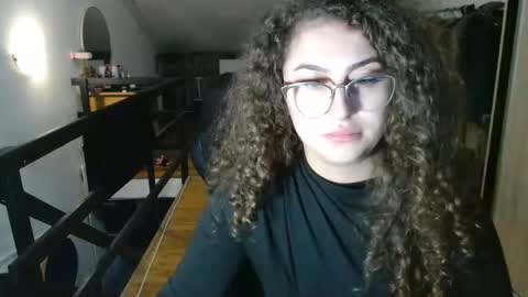 Stephanieblisss online show from March 3, 4:24 pm