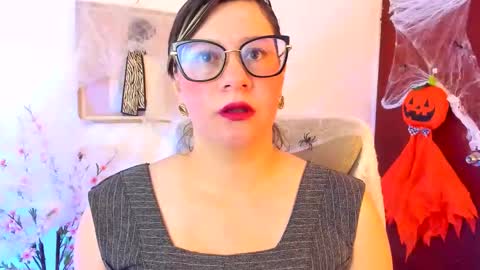 Snapshot of chanell_taylor_ chatting on October 16, 2:30 pm chanell online show from October 16, 2:30 pm