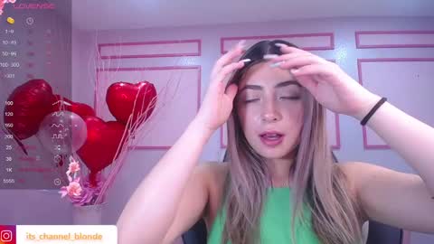 Snapshot of channel_blonde_a chatting on February 5, 4:37 pm channel_blonde_a online show from February 5, 4:37 pm