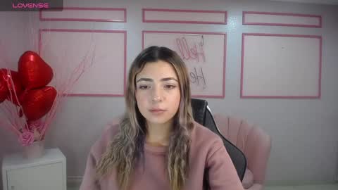 Snapshot of channel_blonde_a chatting on February 10, 4:25 pm channel_blonde_a online show from February 10, 4:25 pm