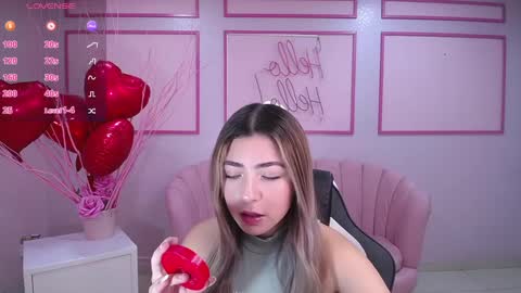 Snapshot of channel_blonde_a chatting on February 13, 4:39 pm channel_blonde_a online show from February 13, 4:39 pm